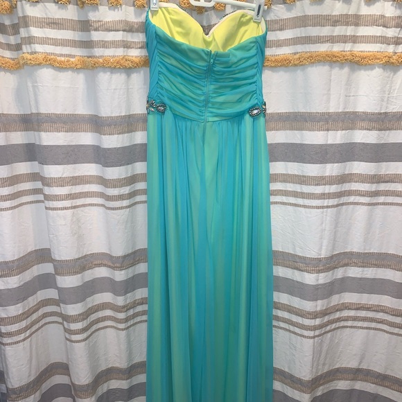Prom dress size 0 - Picture 3 of 6